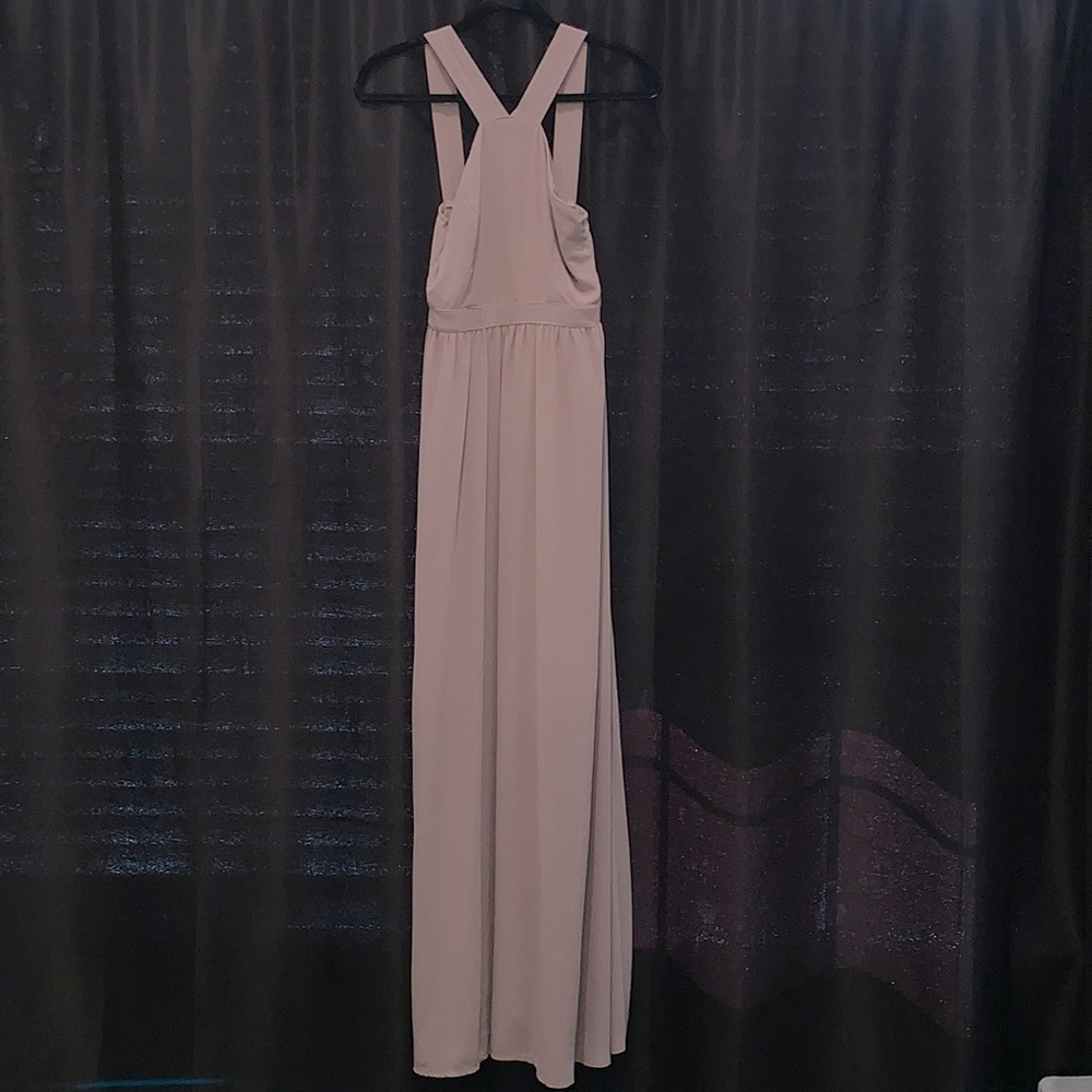 Lulus Maxi Dress. Womens small. Fitted waist. Back zipper with clasp. Mauve.